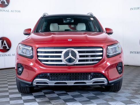 Used 2026 Mercedes-Benz GLB 250 4MATIC image 2