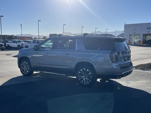 New 2026 Chevrolet Suburban High Country w/ Sun And Tow Package image 27