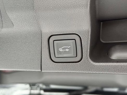 Used 2023 GMC Acadia AT4 w/ Technology Package image 10