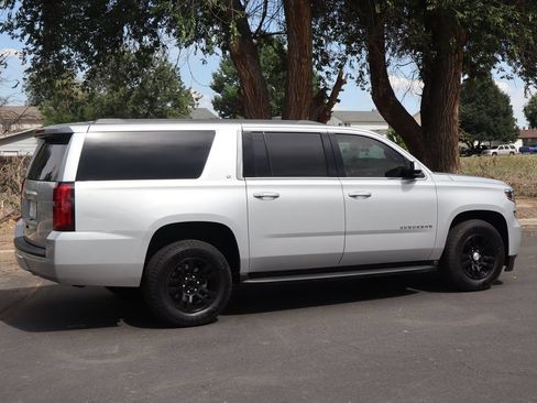 Used 2018 Chevrolet Suburban LT AWD/4WD image 4