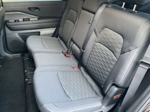 Used 2025 Nissan Pathfinder SV w/ Black Appearance Package image 37