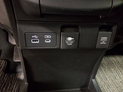 Used 2025 Honda Odyssey Touring image 18