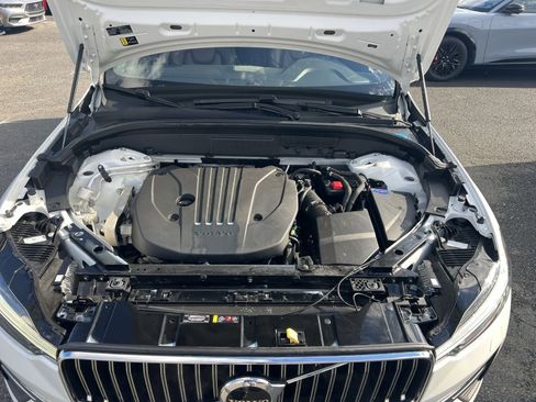 Used 2022 Volvo XC60 B5 Inscription w/ Climate Package image 27