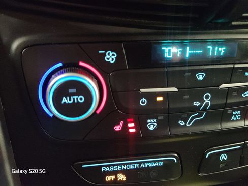 Used 2019 Ford Escape SEL image 33