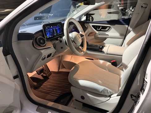 Used 2024 Mercedes-Benz EQE 350+ 4MATIC Sedan image 8