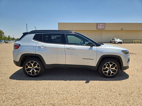Used 2025 Jeep Compass Limited AWD/4WD image 6