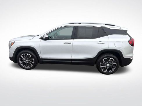 Used 2022 GMC Terrain SLT image 2