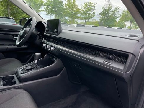 Certified 2025 Honda CR-V EX image 33