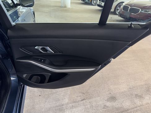 Used 2025 BMW 330i Sedan image 11