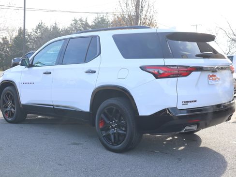 Used 2024 Chevrolet Traverse Premier w/ Redline Edition image 9