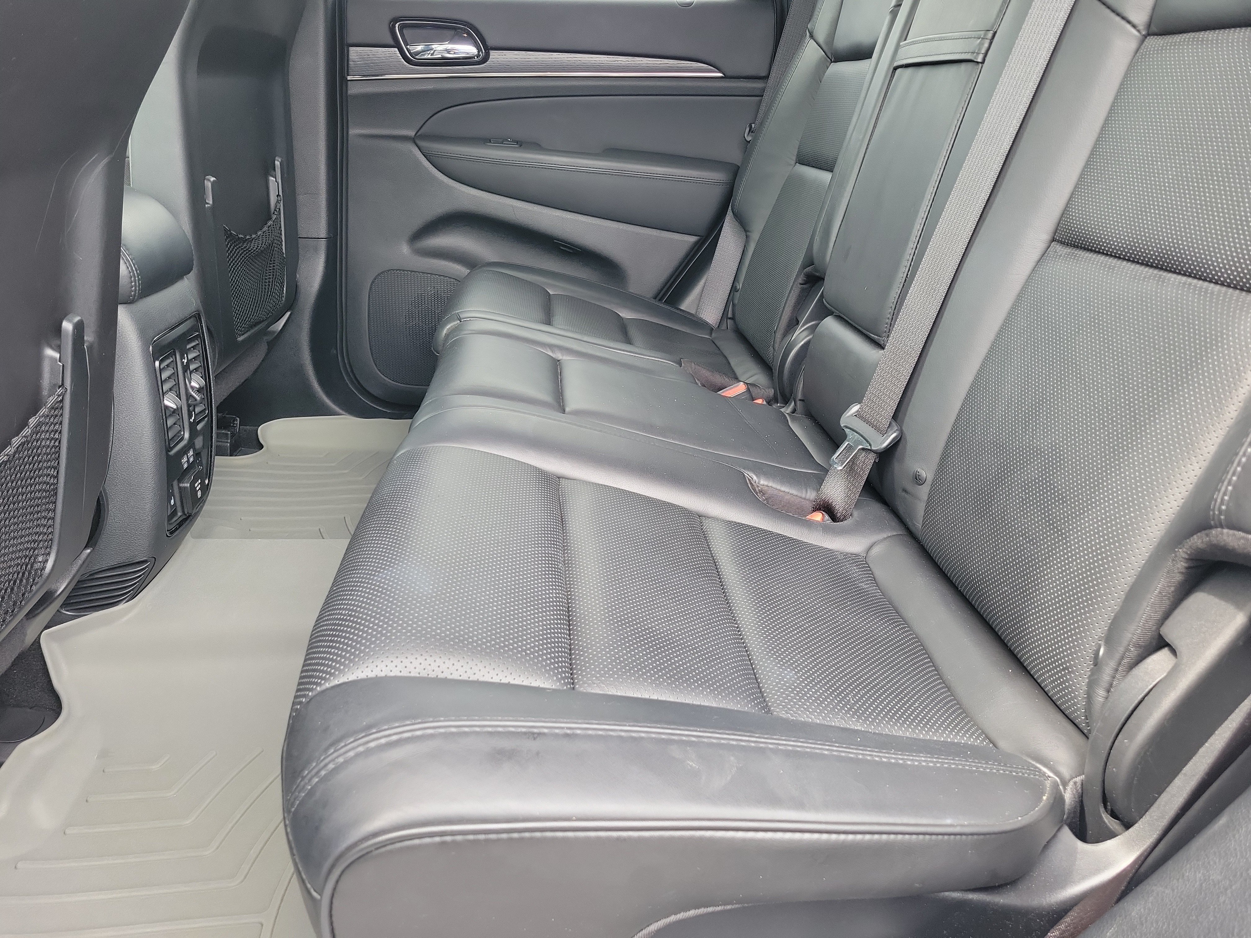 Used 2020 Jeep Grand Cherokee High Altitude AWD/4WD image 11