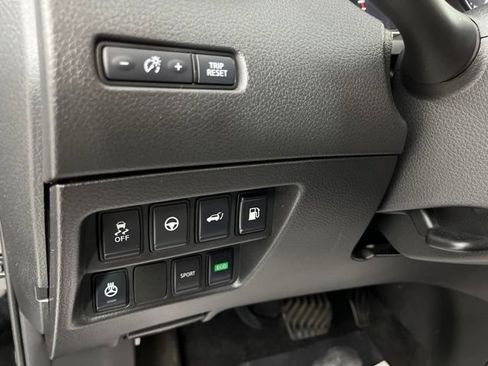 Used 2019 Nissan Rogue SV w/ Premium Package FWD image 31
