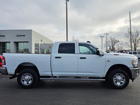 Used 2024 RAM 2500 Tradesman w/ Chrome Appearance Group image 5