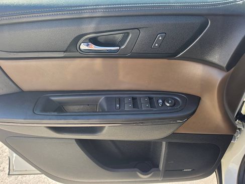 Used 2015 GMC Acadia SLT FWD image 18
