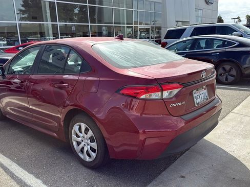 Used 2023 Toyota Corolla LE image 2