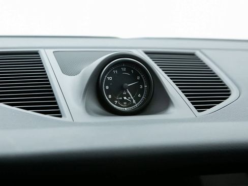 Certified 2025 Porsche Macan image 25