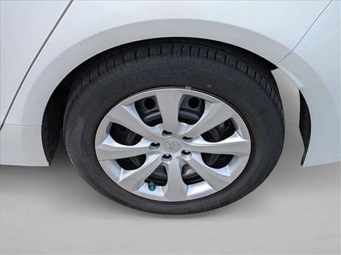 Used 2020 Toyota Corolla LE FWD image 25