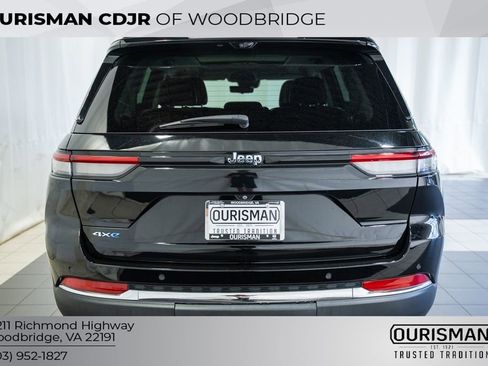 Used 2022 Jeep Grand Cherokee Limited 4xe w/ Luxury Tech Group II AWD/4WD image 6