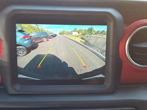 Used 2023 Jeep Wrangler Rubicon w/ Cold Weather Group image 17