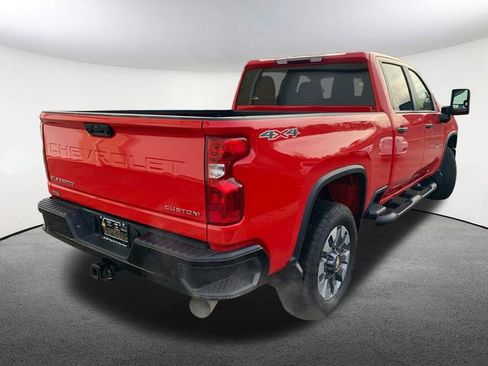 Used 2024 Chevrolet Silverado 2500 Custom image 13