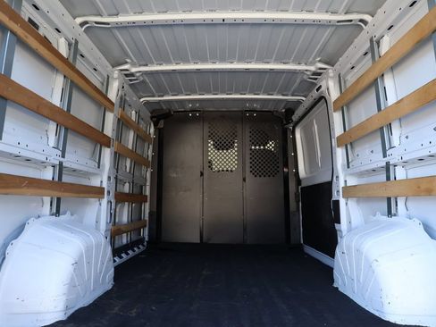 Used 2025 RAM ProMaster 2500 w/ U-Haul Equipment Group FWD image 15