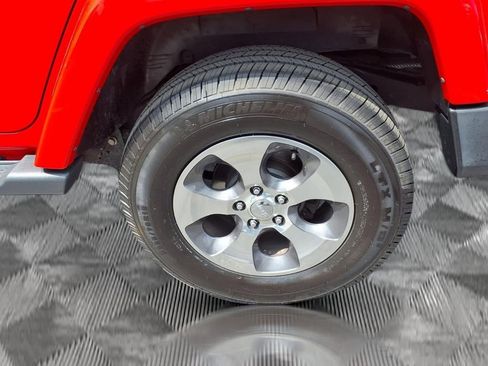 Used 2018 Jeep Wrangler Unlimited Sahara AWD/4WD image 19