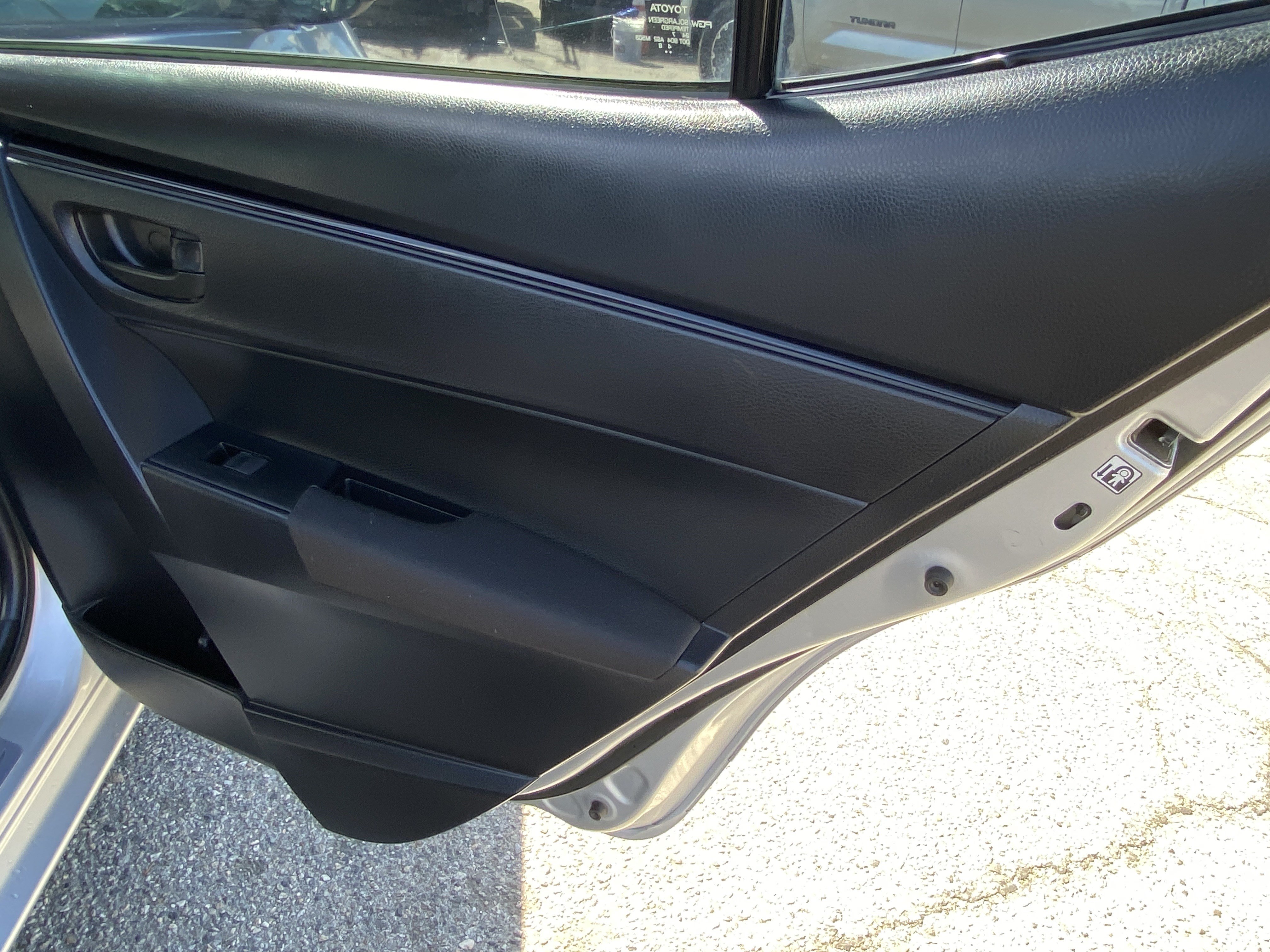 Used 2018 Toyota Corolla L w/ Body Protection Package FWD image 17
