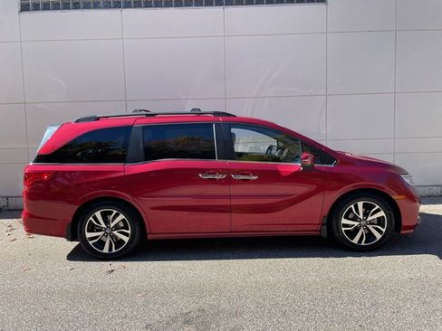 Certified 2022 Honda Odyssey Touring image 5