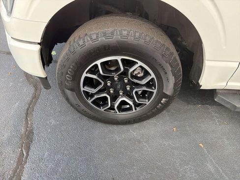 Used 2022 Ford F150 Lariat AWD/4WD image 5