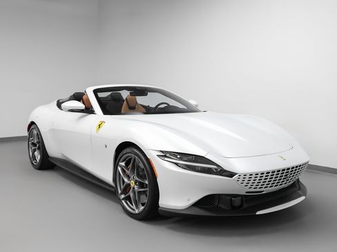Certified 2024 Ferrari Roma Spider image 18