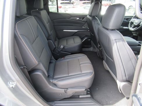 New 2026 Chevrolet Traverse High Country FWD image 32