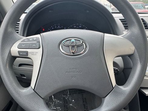 Used 2010 Toyota Camry LE image 20