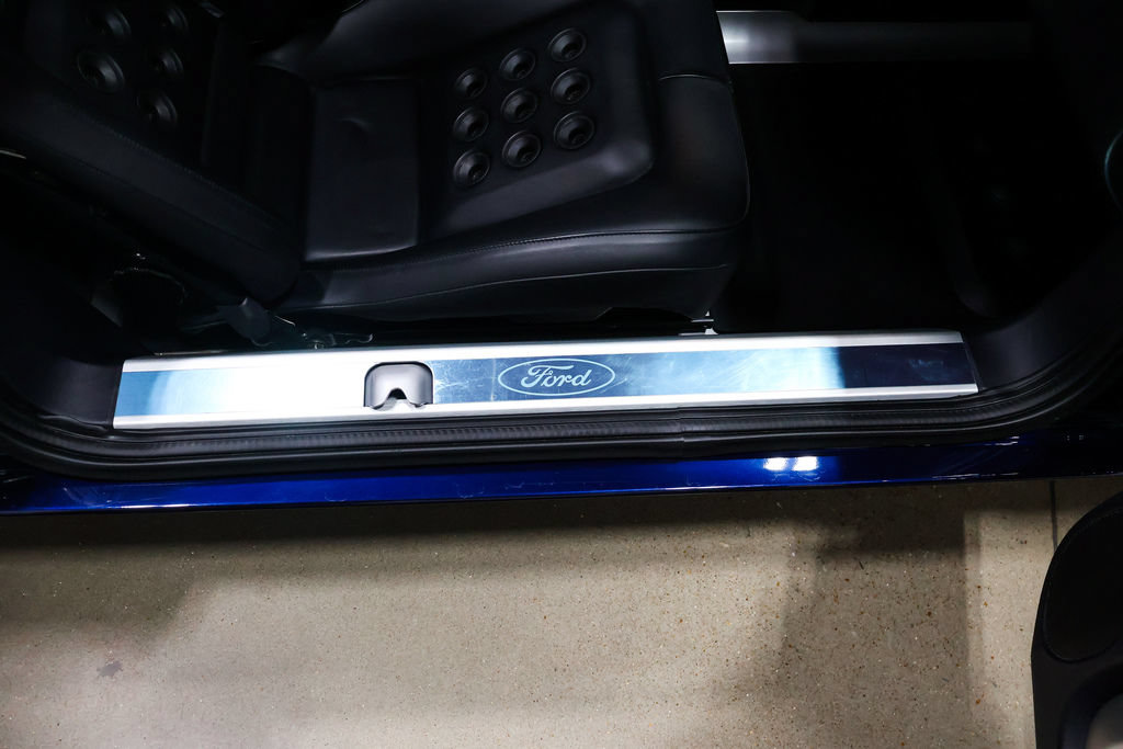 Used 2005 Ford GT RWD image 35