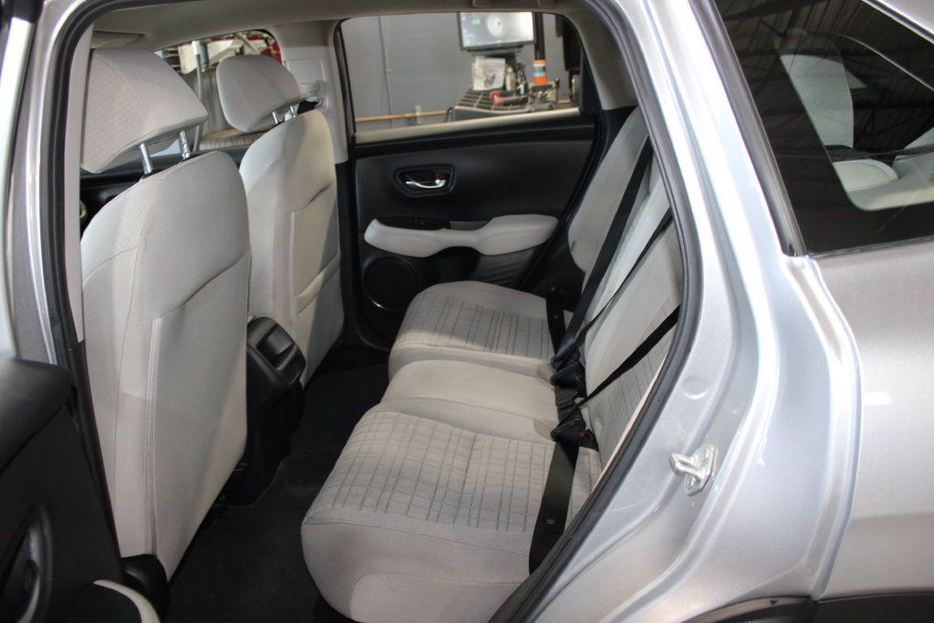 Used 2025 Honda HR-V LX image 10