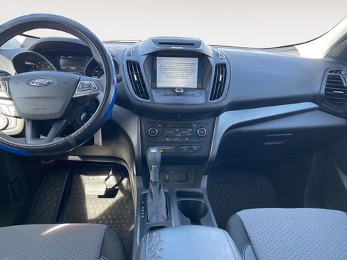 Used 2017 Ford Escape SE w/ Equipment Group 201A image 10