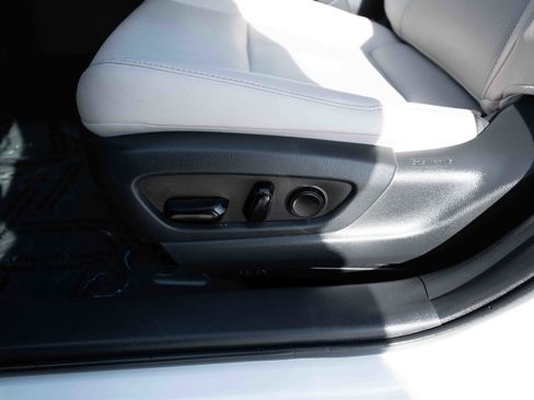 Used 2022 Lexus UX 250h w/ Premium Package image 12