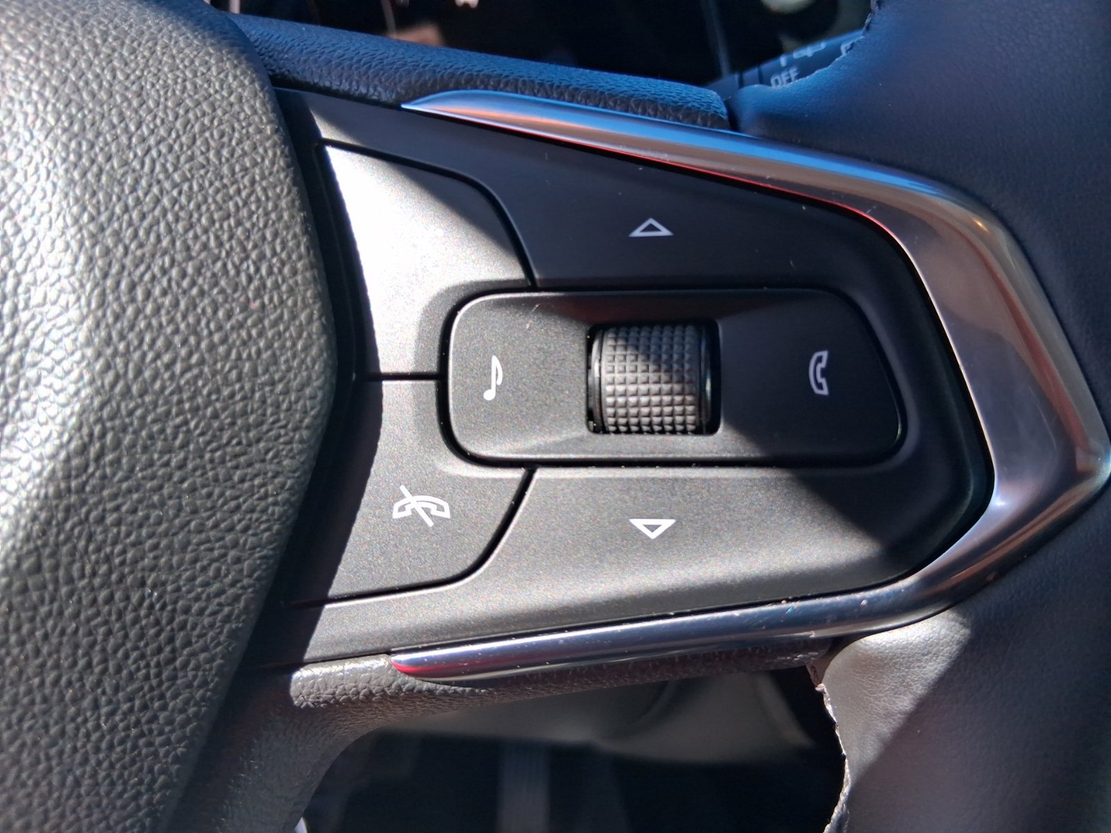 Used 2024 Chevrolet Trax LT w/ Driver Confidence Package FWD image 20