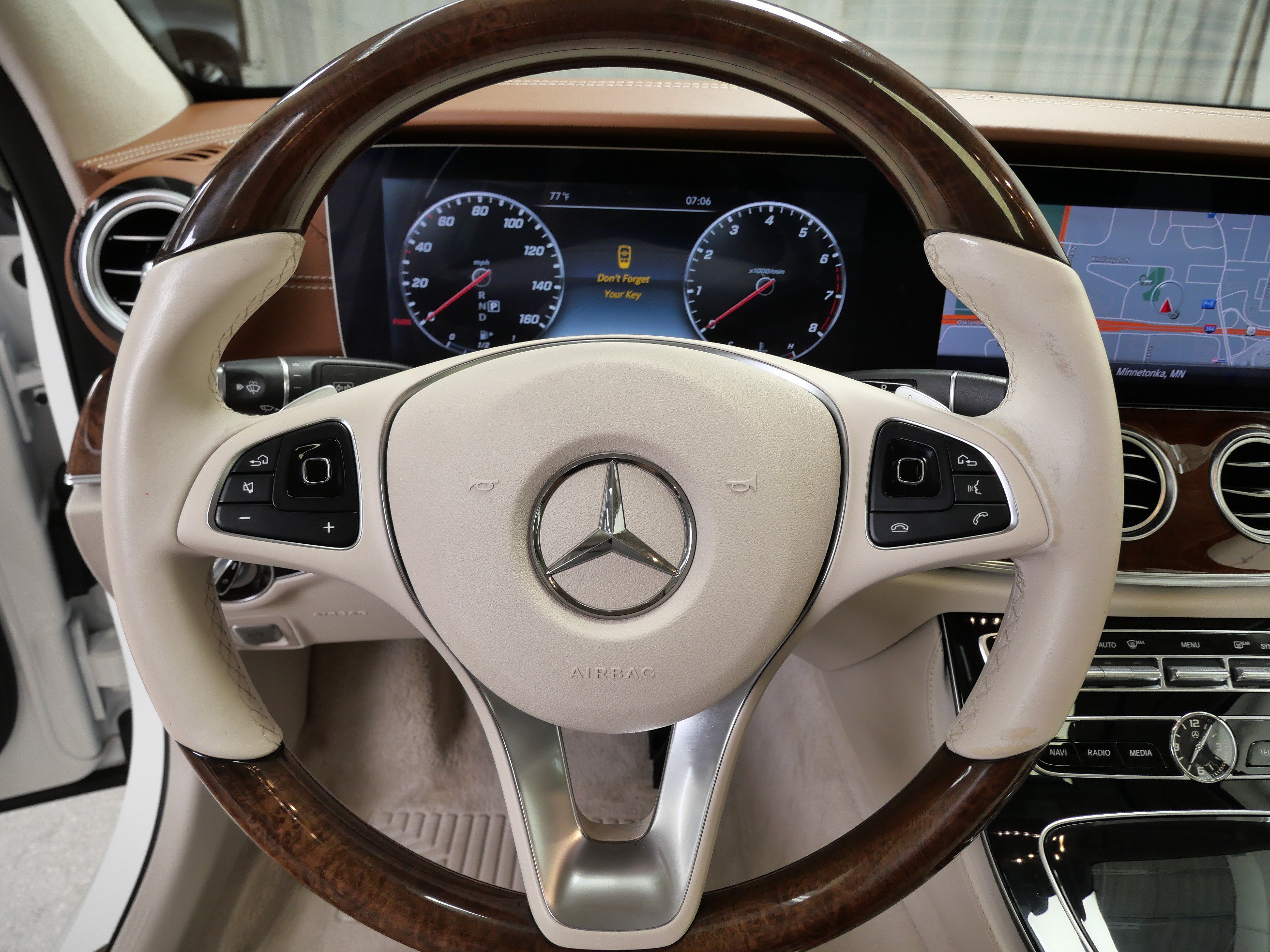 Used 2018 Mercedes-Benz E 300 image 22
