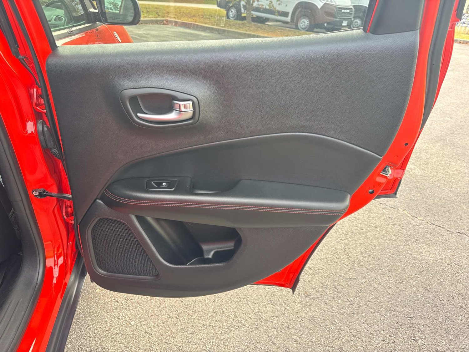Used 2018 Jeep Compass Trailhawk w/ Cold Weather Group AWD/4WD image 19