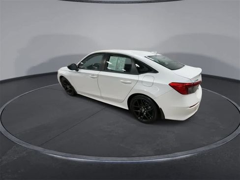 Used 2023 Honda Civic Sport image 6