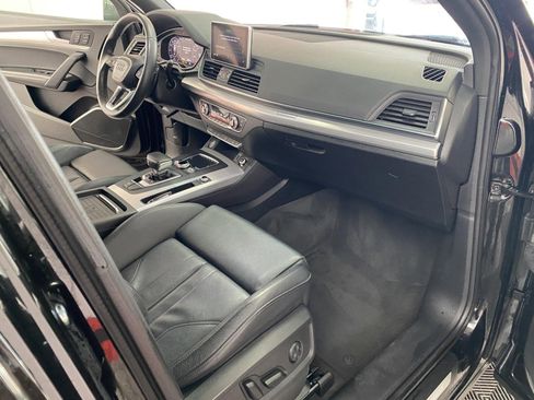 Used 2020 Audi Q5 2.0T Titanium Premium Plus w/ Premium Plus Package image 8