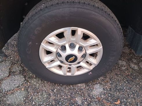 Used 2024 Chevrolet Silverado 2500 LT image 16