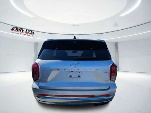 Used 2024 Hyundai Palisade Calligraphy image 4