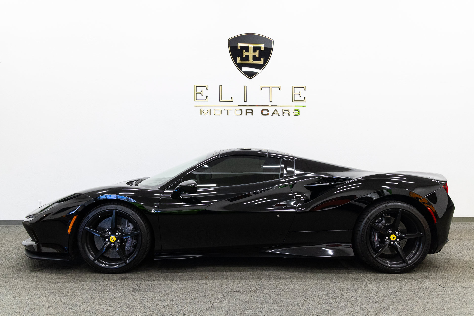 Used 2021 Ferrari F8 Tributo RWD image 22