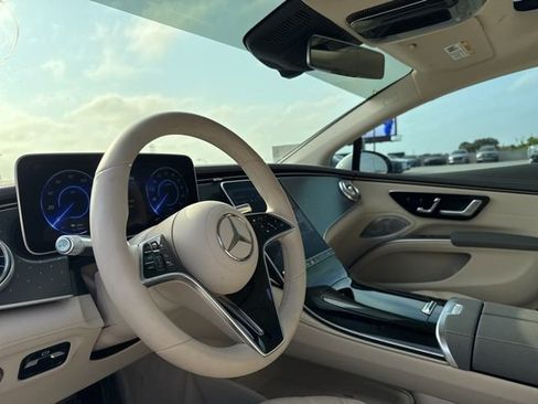 Used 2022 Mercedes-Benz EQS 450+ Sedan image 13