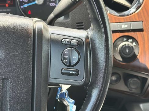 Used 2015 Ford F250 Lariat w/ Lariat Interior Package AWD/4WD image 14