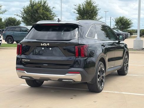 Used 2024 Kia Sorento SX FWD image 9