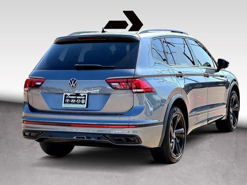 Certified 2023 Volkswagen Tiguan SE R-Line FWD image 8