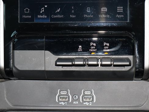 Used 2025 RAM 1500 Big Horn image 24