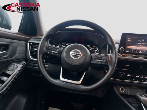 Used 2023 Nissan Rogue SL w/ SL Premium Package image 29